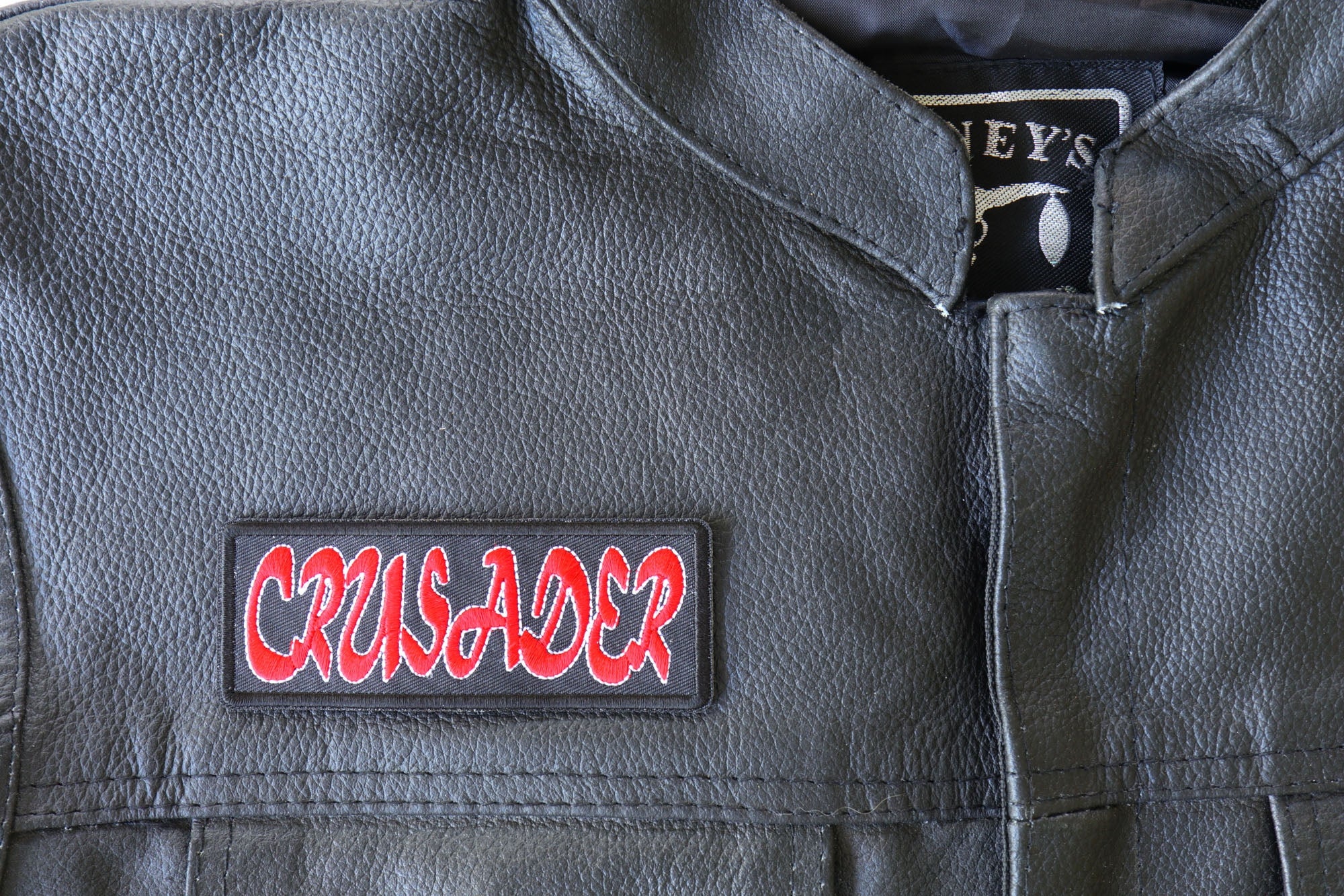 Crusader Patch - A Powerful Faith Design for Apparel and Accessories ( 4 x 2 inches )